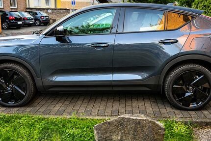 Volvo EC40 15.000 km 51.900 &euro; Köln 50735