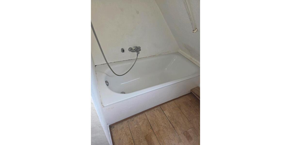 Dachgeschoßwohnung Hilden - 2 Zimmer, 40 m&sup2;, 550&euro; | Angebot:26030044