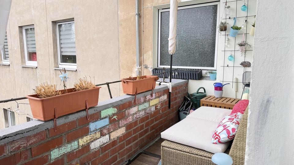 Etagenwohnung Köln Mülheim - 3 Zimmer, 102 m&sup2;, 1.300&euro; | Angebot:25853464