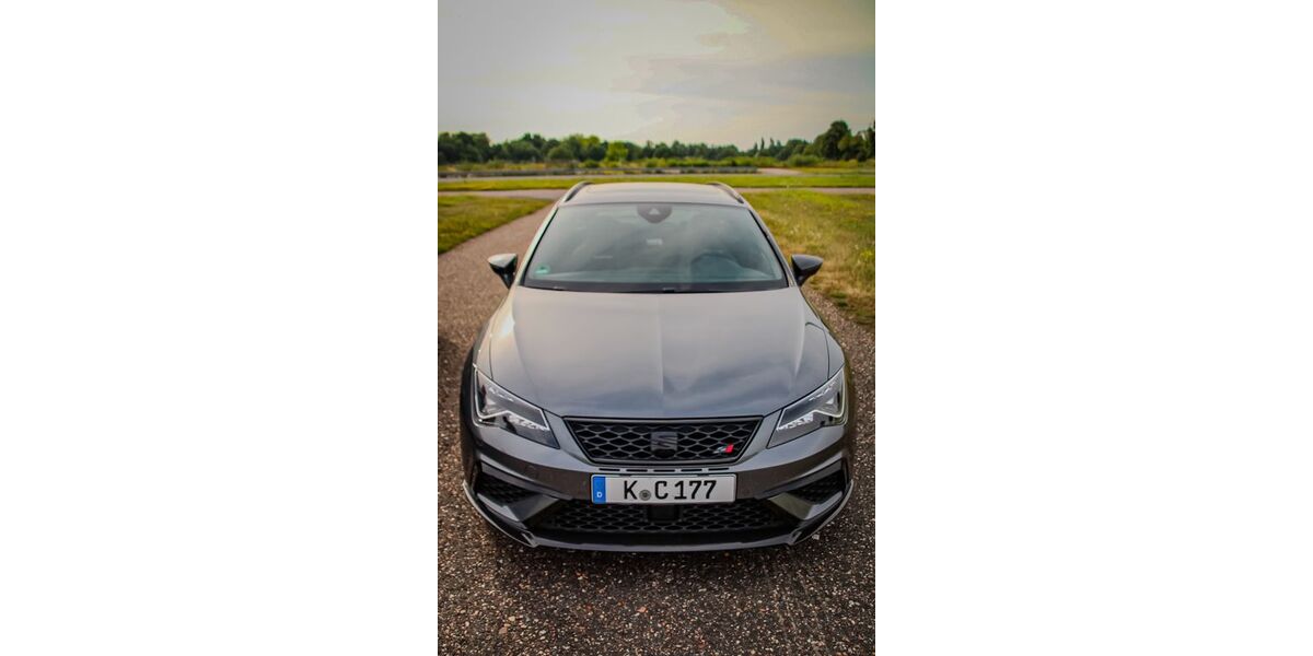 Seat Leon 91.420 km 25.900 &euro; Köln 50829