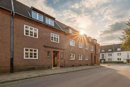 Wohnung Düsseldorf Niederkassel - 8 Zimmer, 323 m&sup2;, 6.000&euro; | Angebot:24214296