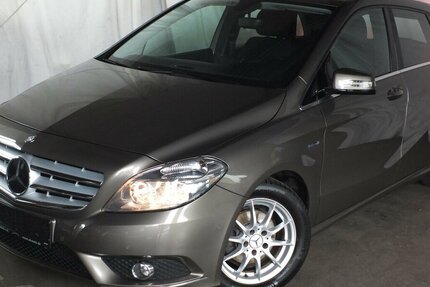 Mercedes-Benz B 180 NAVI EINPARKHILFE SHZ START-STOP 133.214 km 8.998 &euro; Köln 50858