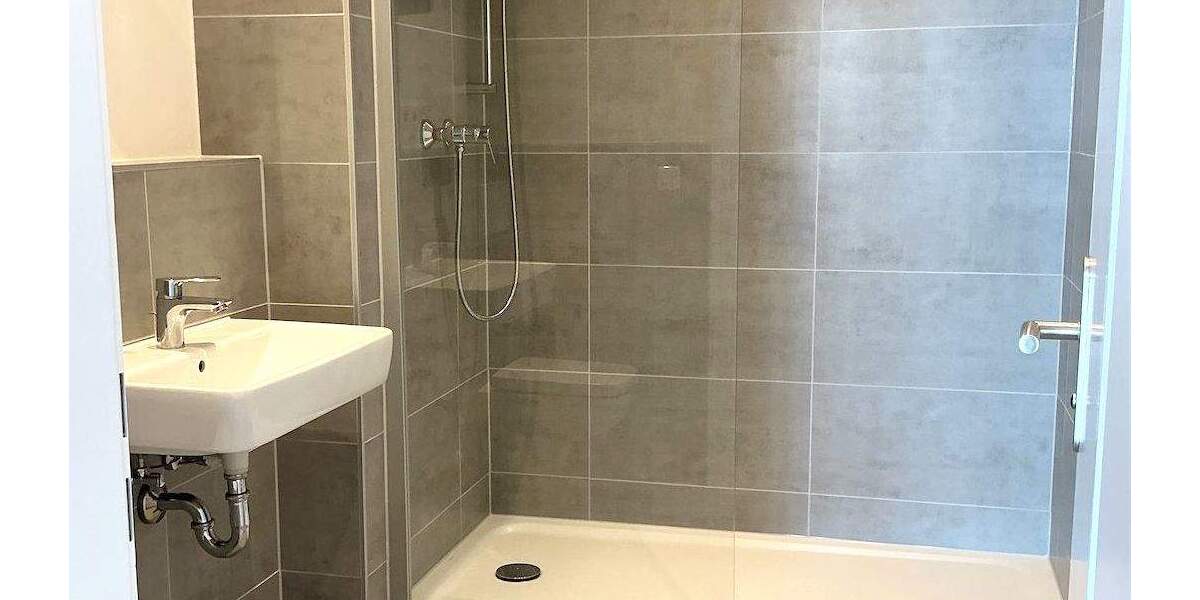 Etagenwohnung Köln Bayenthal - 4 Zimmer, 126 m&sup2;, 1.890&euro; | Angebot:25769471