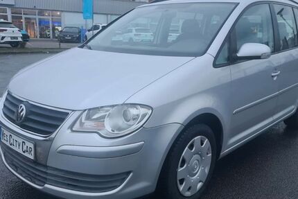 VW Touran 162.600 km 5.499 &euro; Köln 51145