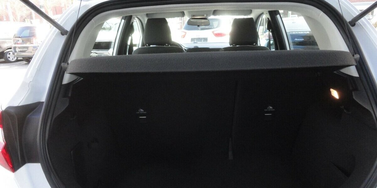 Ford Fiesta Trend 1,1 52 kw Klima SHZ 5Tür 1 Hd 20Tkm 20.000 km 9.790 &euro; Neuss 41462