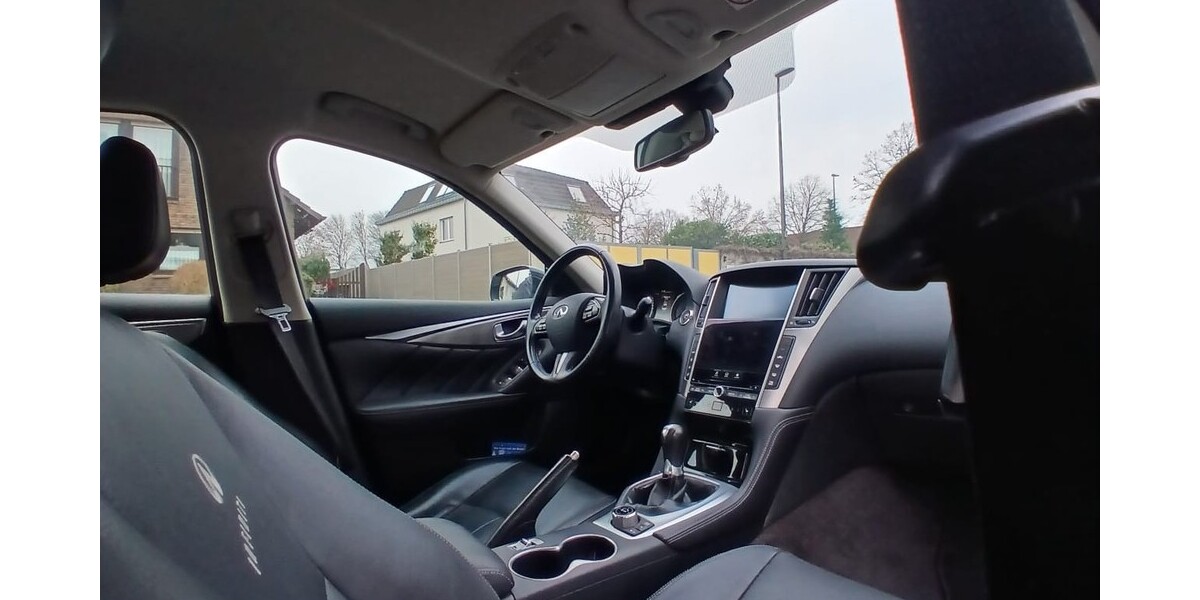 INFINITI Q50 2.2d 165.000 km 16.666 &euro; Köln 50667