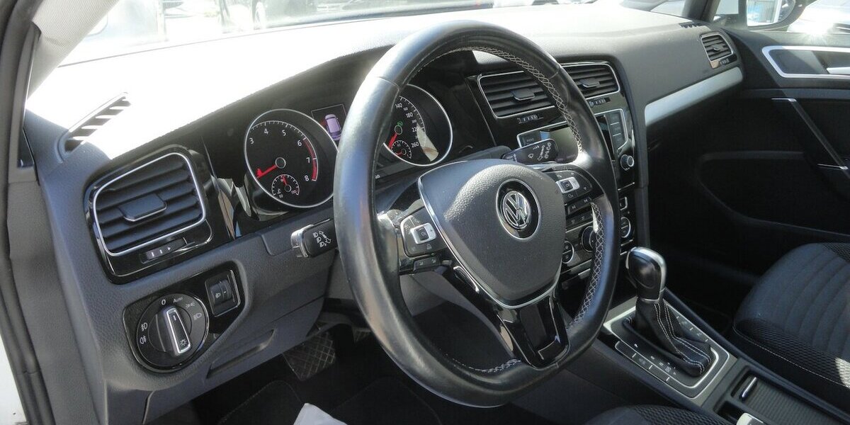 VW Golf Cup 1,4 BMT, DGS, Klimatr.SHZ.PDC V+H 147.000 km 10.950 &euro; Neuss 41462