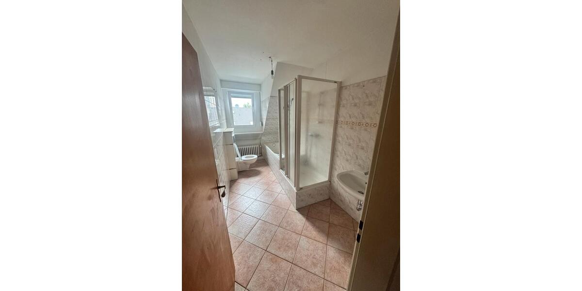 Dachgeschoßwohnung Köln Mülheim - 5 Zimmer, 105 m&sup2;, 370.000&euro; | Angebot:26706652