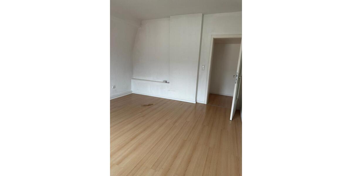 Etagenwohnung Köln Mülheim - 4 Zimmer, 83 m&sup2;, 1.150&euro; | Angebot:25840809