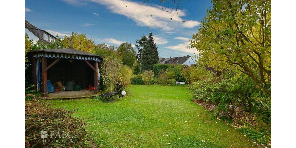 Mehrfamilienhaus, Wohnhaus Köln Weiden - 9 Zimmer, 251 m&sup2;, 1.150.000&euro; | Angebot:25696521