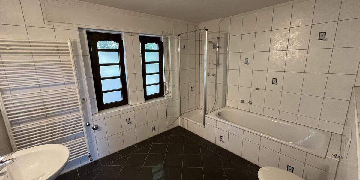 Einfamilienhaus Leverkusen Schlebusch - 6 Zimmer, 173 m&sup2;, 450.000&euro; | Angebot:25675621
