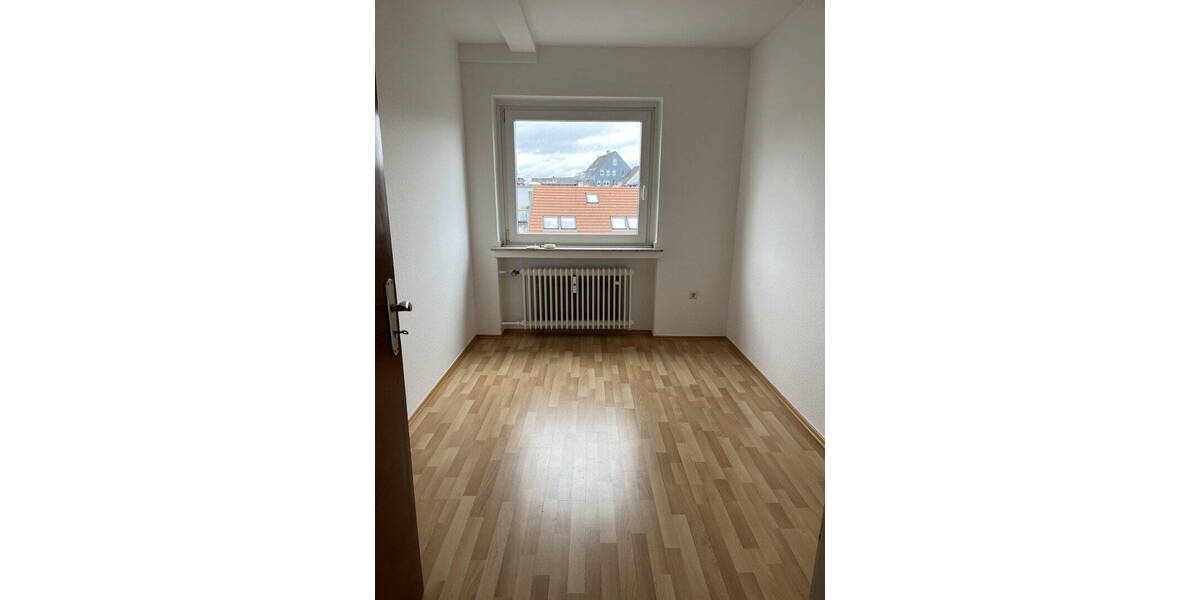 Etagenwohnung Köln Poll - 3 Zimmer, 77 m&sup2;, 355.000&euro; | Angebot:26034293