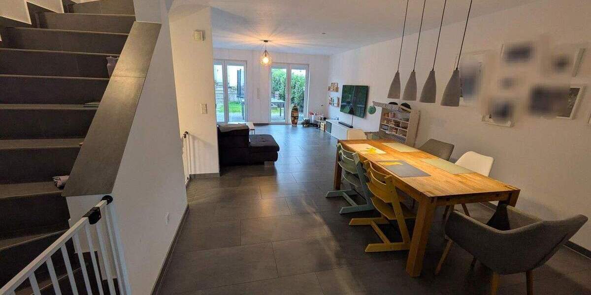 Reihenmittelhaus Leverkusen Lützenkirchen - 6 Zimmer, 174 m&sup2;, 555.000&euro; | Angebot:25798466
