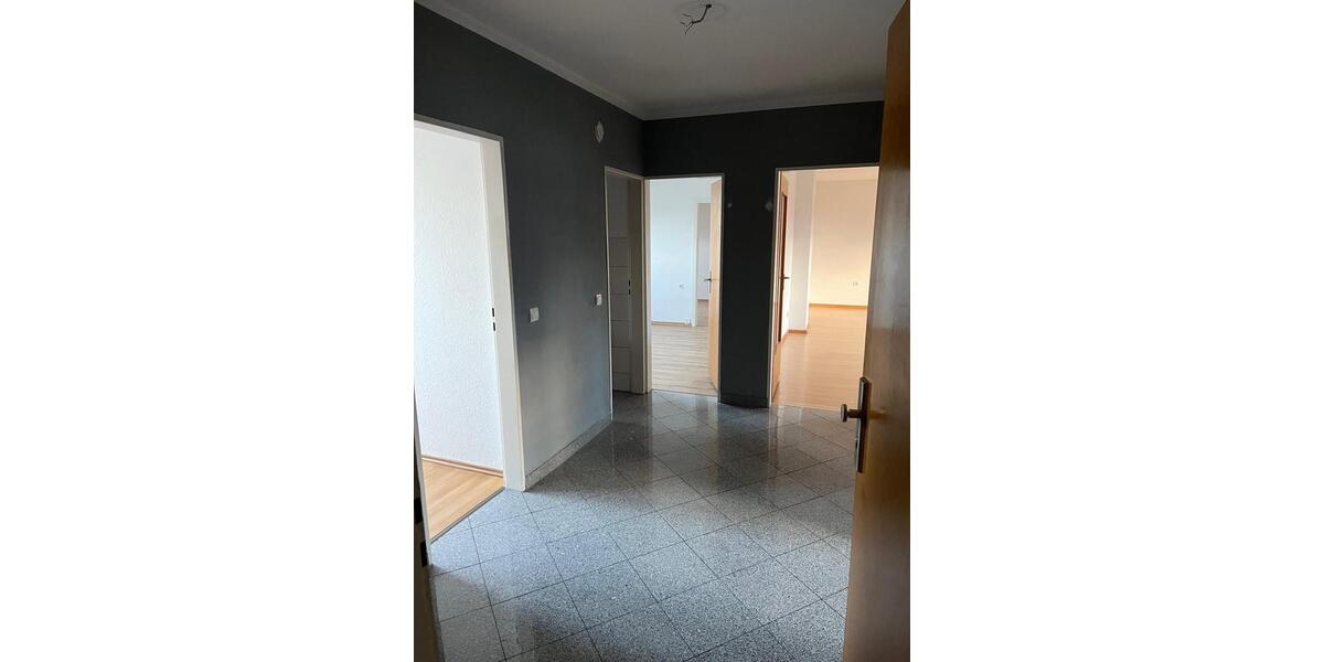 Dachgeschoßwohnung Meerbusch Kierst - 3.5 Zimmer, 85 m&sup2;, 1.067&euro; | Angebot:26413477