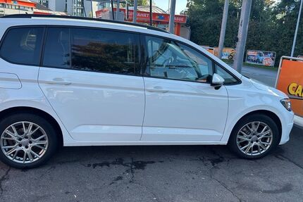 VW Touran 215.000 km 15.500 &euro; Köln 50997