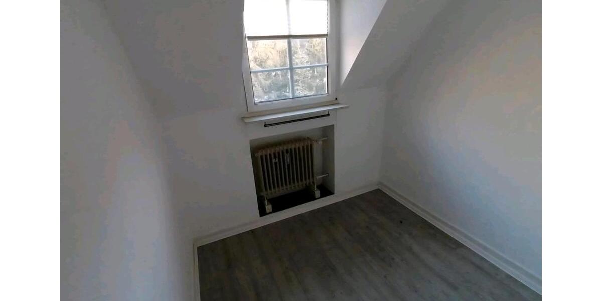 Dachgeschoßwohnung Köln Mülheim - 3 Zimmer, 62 m&sup2;, 375&euro; | Angebot:25162088