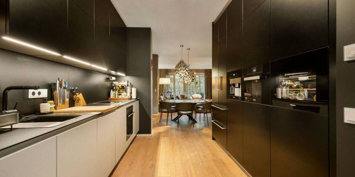 Reihenmittelhaus Düsseldorf Pempelfort - 4 Zimmer, 225 m&sup2;, 1.800.000&euro; | Angebot:25997196