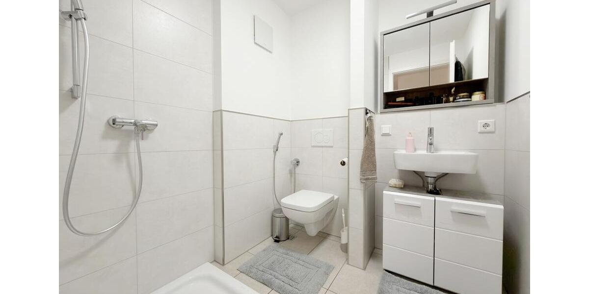 Etagenwohnung Langenfeld (Rheinland) - 3 Zimmer, 111 m&sup2;, 1.550&euro; | Angebot:24600343