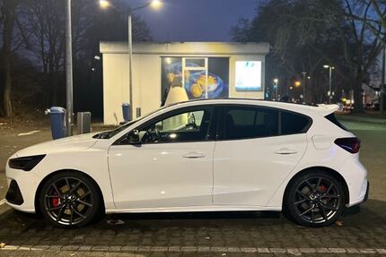 Ford Focus 13.445 km 33.500 &euro; Köln 51063