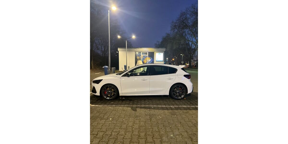 Ford Focus 13.445 km 33.500 &euro; Köln 51063