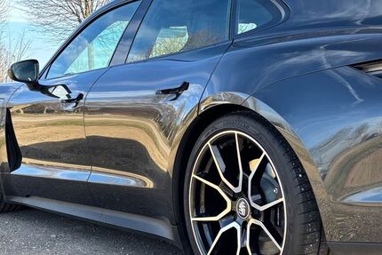 Porsche Taycan 12.000 km 65.900 &euro; Bergheim 50129