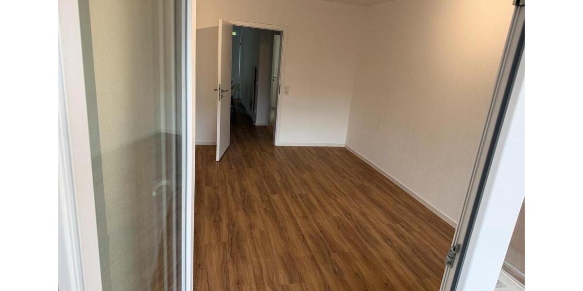 Erdgeschoßwohnung Köln Lindenthal - 3 Zimmer, 103 m&sup2;, 1.500&euro; | Angebot:26648881
