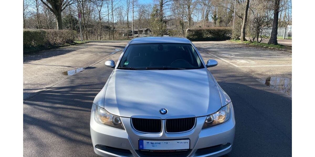 BMW 318 148.774 km 2.999 &euro; Grevenbroich 41515