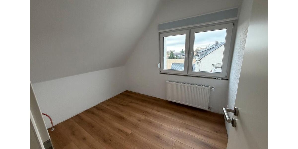 Dachgeschoßwohnung Solingen Aufderhöhe - 2 Zimmer, 54 m&sup2;, 459&euro; | Angebot:24977451