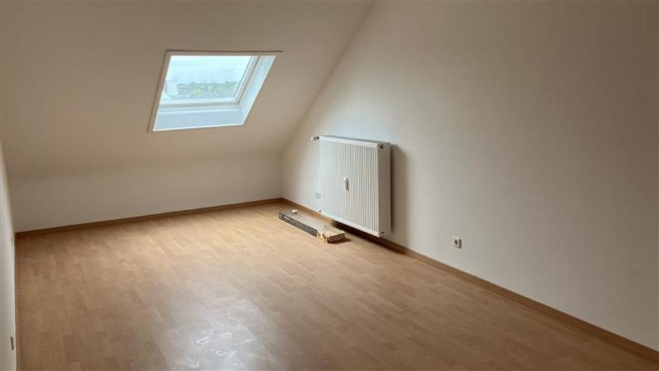 Dachgeschoßwohnung Langenfeld (Rheinland) - 2 Zimmer, 75 m&sup2;, 675&euro; | Angebot:23689817