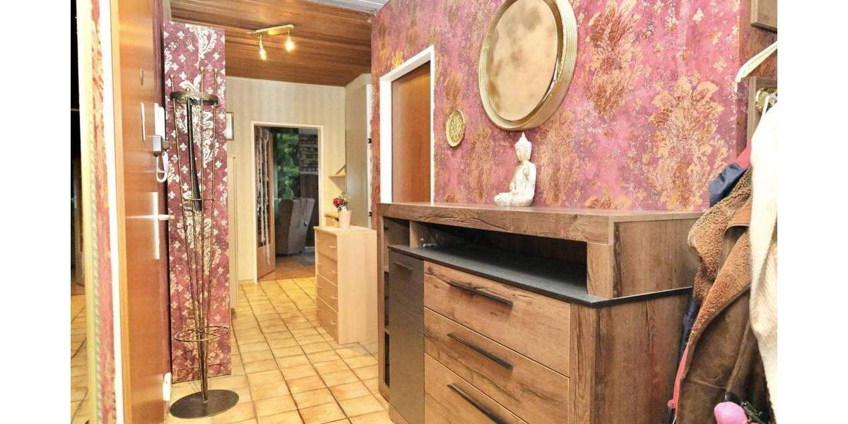 Etagenwohnung Neuss Rosellen - 4 Zimmer, 96 m&sup2;, 239.000&euro; | Angebot:25687337