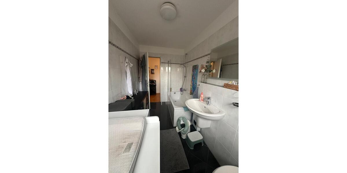 Etagenwohnung Neuss Gnadental - 2 Zimmer, 67 m&sup2;, 1.249&euro; | Angebot:25929426