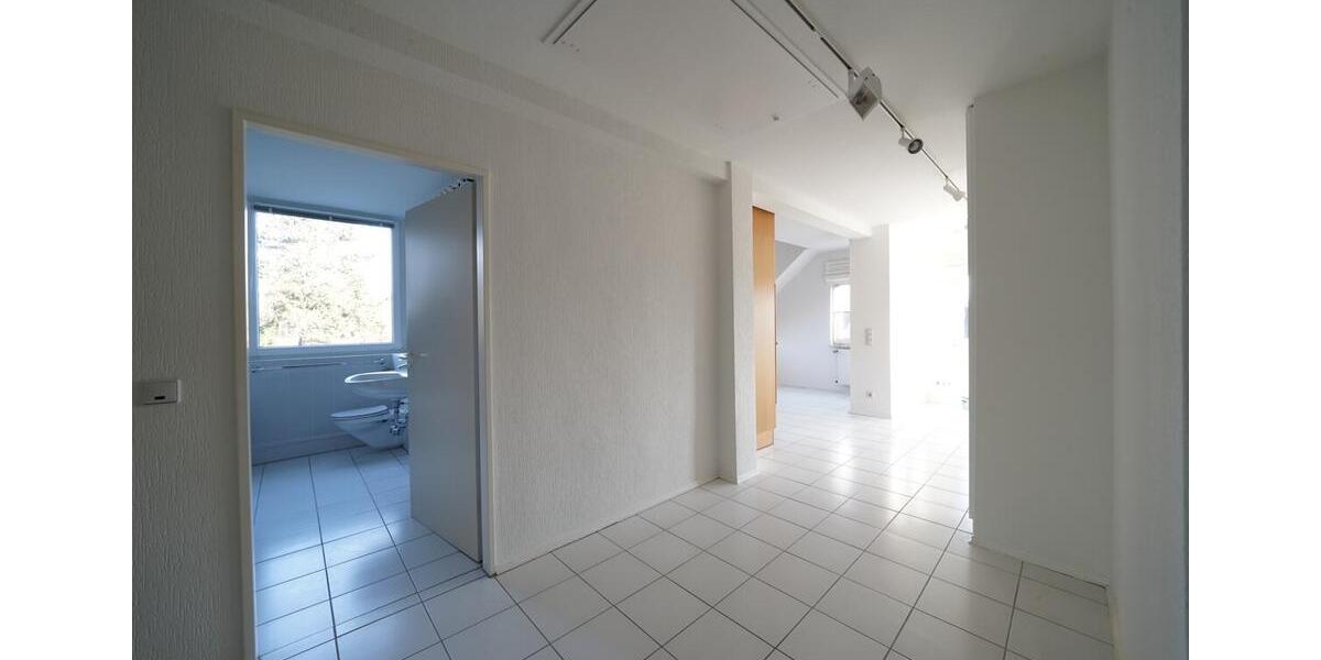 Dachgeschoßwohnung Köln Kalk - 3 Zimmer, 90 m&sup2;, 1.200&euro; | Angebot:25310069