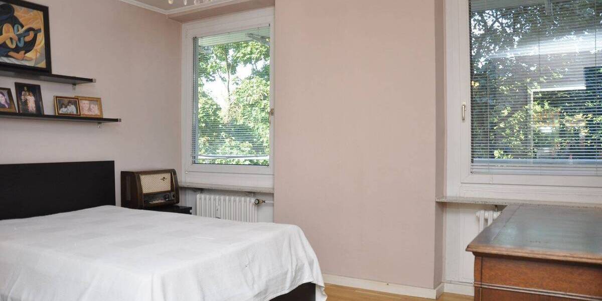 Etagenwohnung Düsseldorf Golzheim - 4 Zimmer, 104 m&sup2;, 489.000&euro; | Angebot:26596581