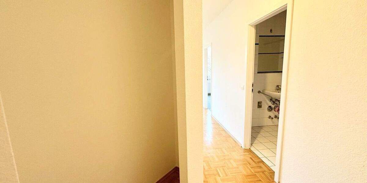 Etagenwohnung Düsseldorf Benrath - 2 Zimmer, 50 m&sup2;, 190.000&euro; | Angebot:25775356