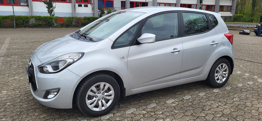 Hyundai ix20 87.700 km 6.690 &euro; Düsseldorf 40599
