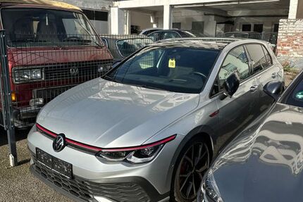 VW Golf 132.000 km 26.999 &euro; Düsseldorf 40625