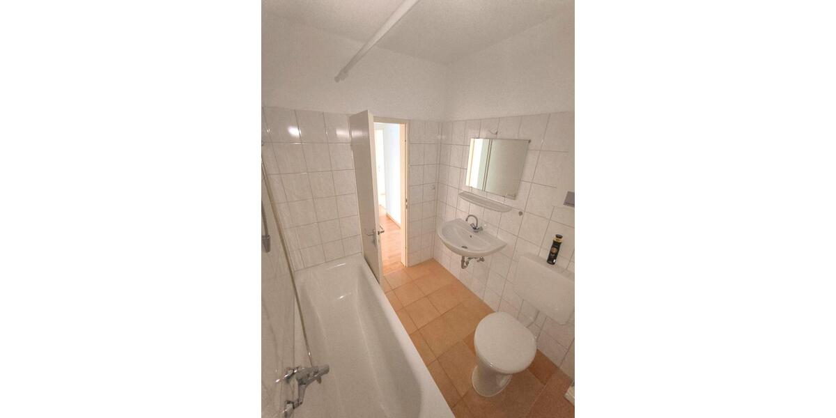 Dachgeschoßwohnung Düsseldorf Stadtbezirk 9 - 3 Zimmer, 65 m&sup2;, 650&euro; | Angebot:26688510