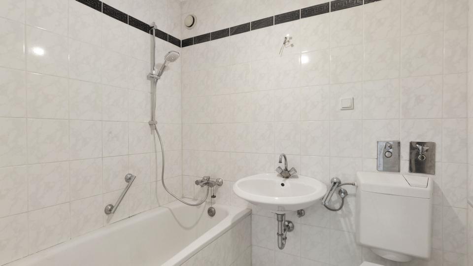 Etagenwohnung Köln Lindenthal - 3 Zimmer, 95 m&sup2;, 1.235&euro; | Angebot:24687372