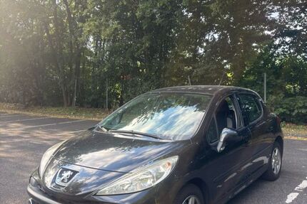 Peugeot 207 225.000 km 2.400 &euro; Köln 50829