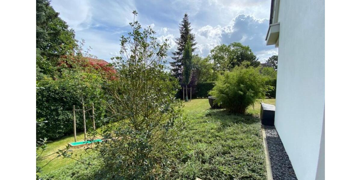 Doppelhaushälfte Düsseldorf Stadtbezirk 5 - 6 Zimmer, 220 m&sup2;, 5.900&euro; | Angebot:25867014