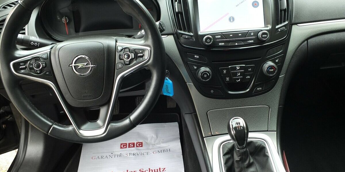 Opel Insignia EDITION NAVI PARKPILOT/KAMERA 17 Zoll LMF 96.093 km 10.798 &euro; Köln 50858