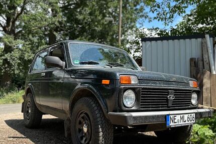 Lada Nova 68.400 km 6.200 &euro; Meerbusch 40670