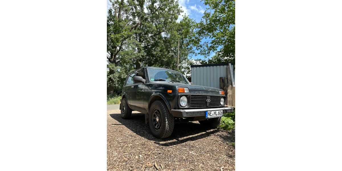 Lada Nova 68.400 km 6.200 &euro; Meerbusch 40670