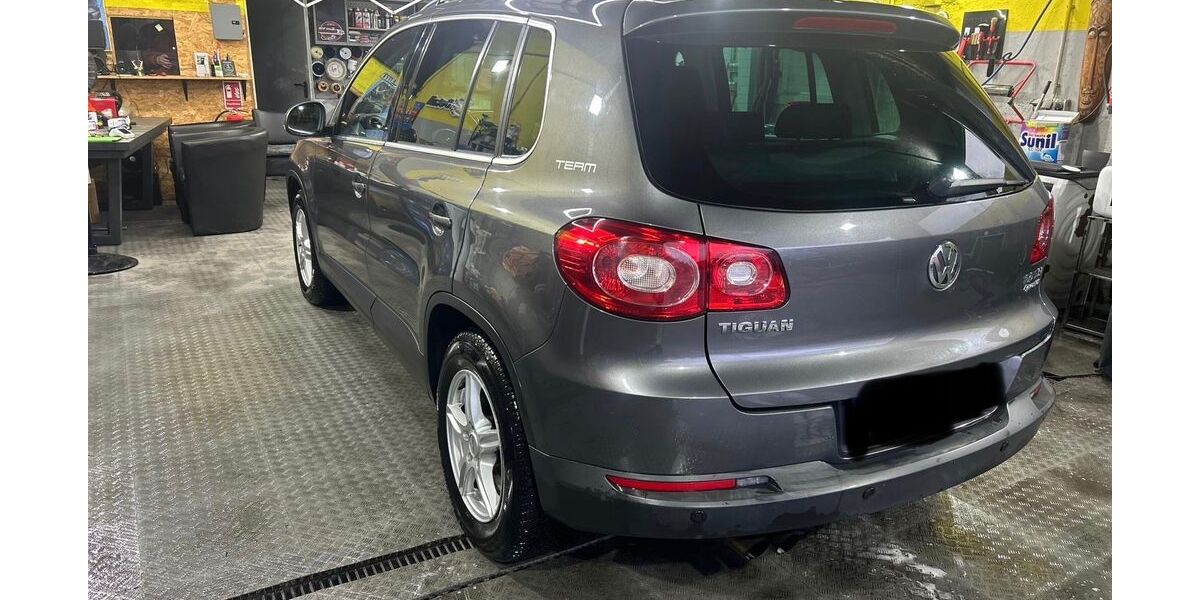 VW Tiguan 135.400 km 9.500 &euro; Köln 50765