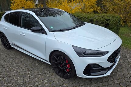 Ford Focus 5.200 km 34.900 &euro; Hürth 50354