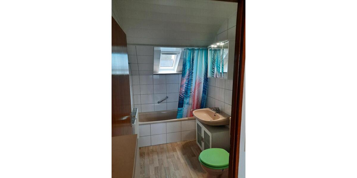 Dachgeschoßwohnung Leverkusen Bergisch Neukirchen - 1 Zimmer, 35 m&sup2;, 350&euro; | Angebot:26014790