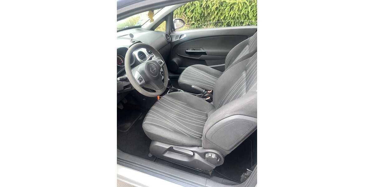 Opel Corsa D 179.000 km 2.500 &euro; Solingen 42651