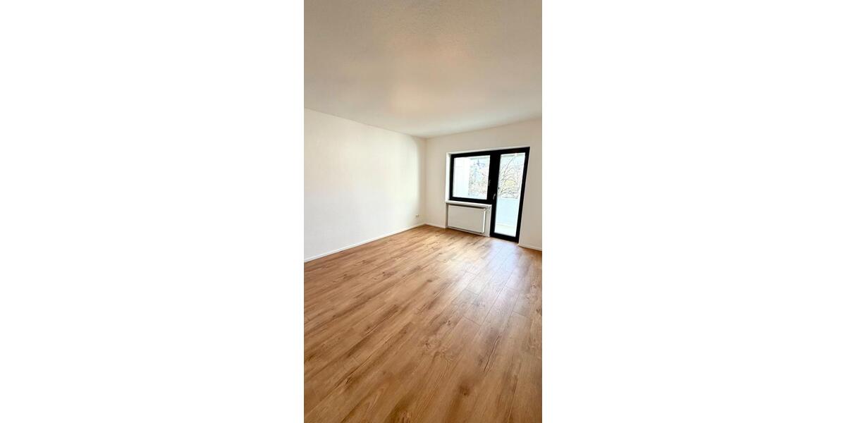 Dachgeschoßwohnung Düsseldorf Pempelfort - 3 Zimmer, 83 m&sup2;, 1.850&euro; | Angebot:26652898