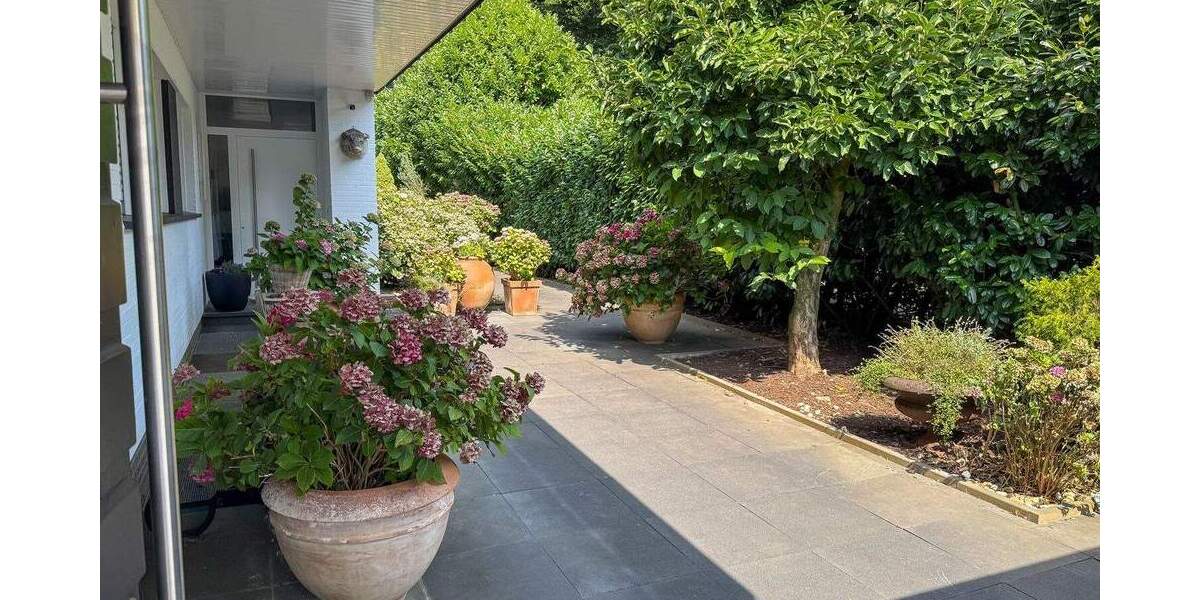 Einfamilienhaus Neuss Selikum - 9 Zimmer, 390 m&sup2;, 1.750.000&euro; | Angebot:25688844