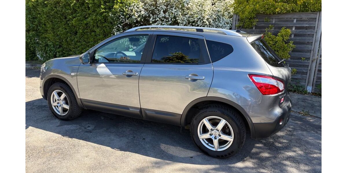 Nissan Qashqai 200.900 km 4.900 &euro; Düsseldorf 40472